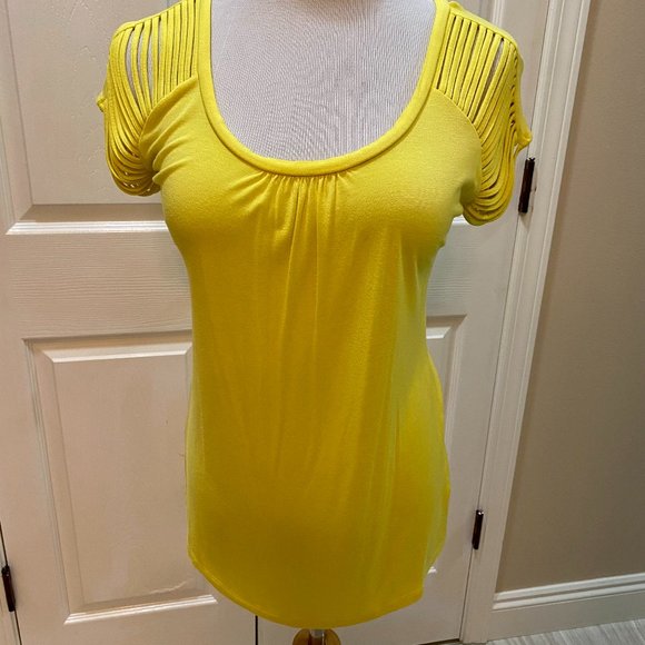 CACHE' low scoop neck tee with cut outs - Picture 1 of 7